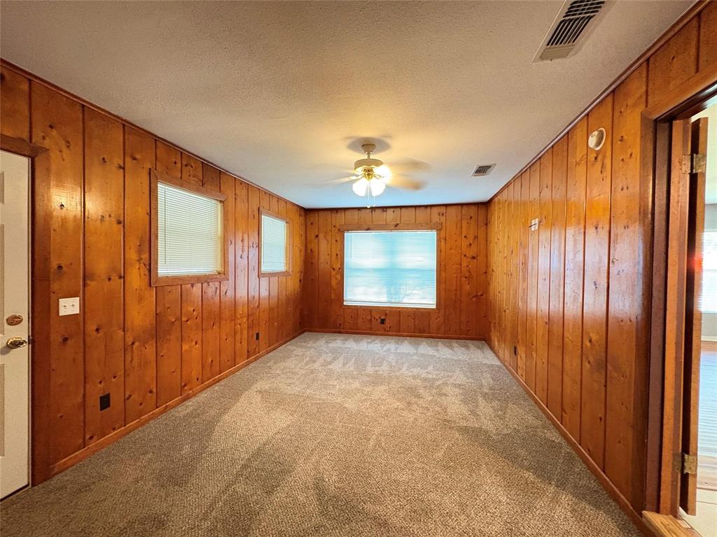 105 Calloway Property Photo 4