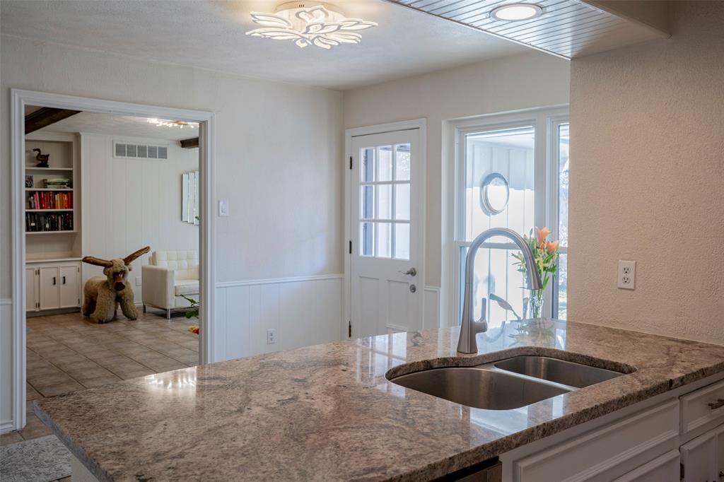 827 Teakwood Place Property Photo 12