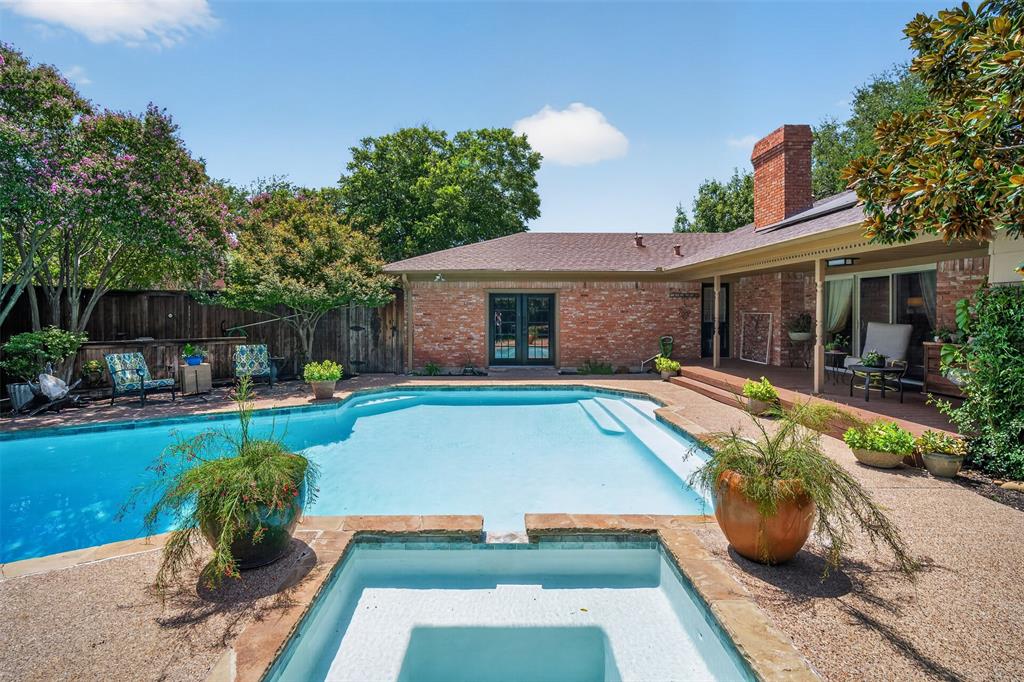 1810 S Crest Property Photo 3