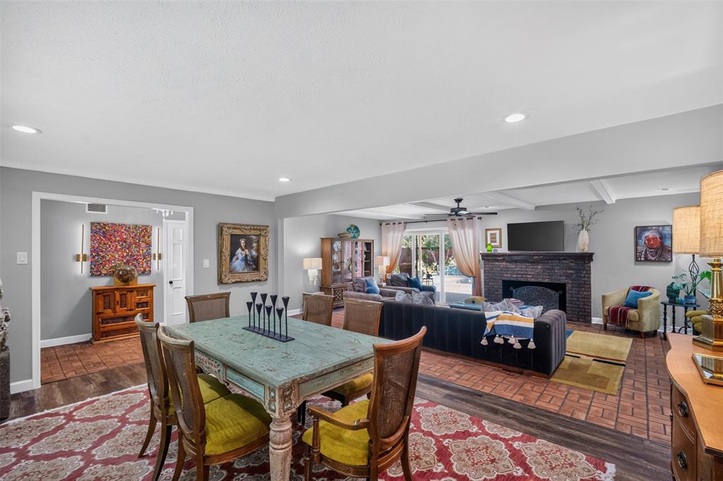 1810 S Crest Property Photo 4