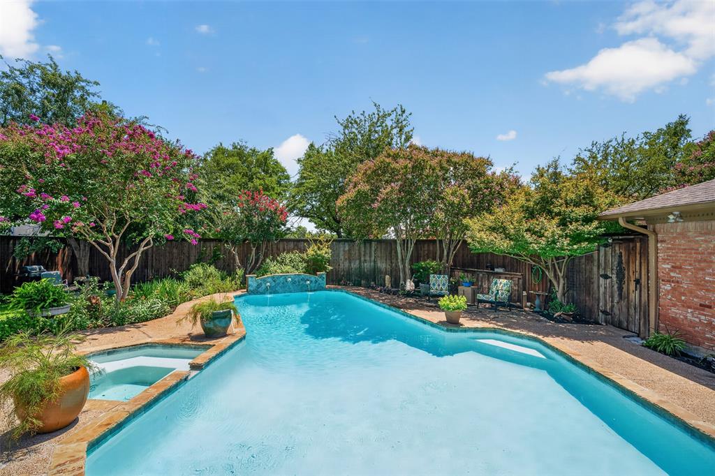 1810 S Crest Property Photo 12