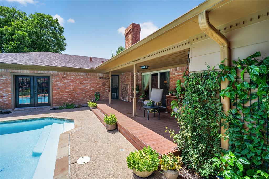 1810 S Crest Property Photo 13