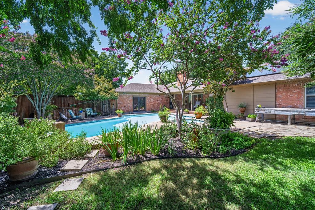 1810 S Crest Property Photo 14