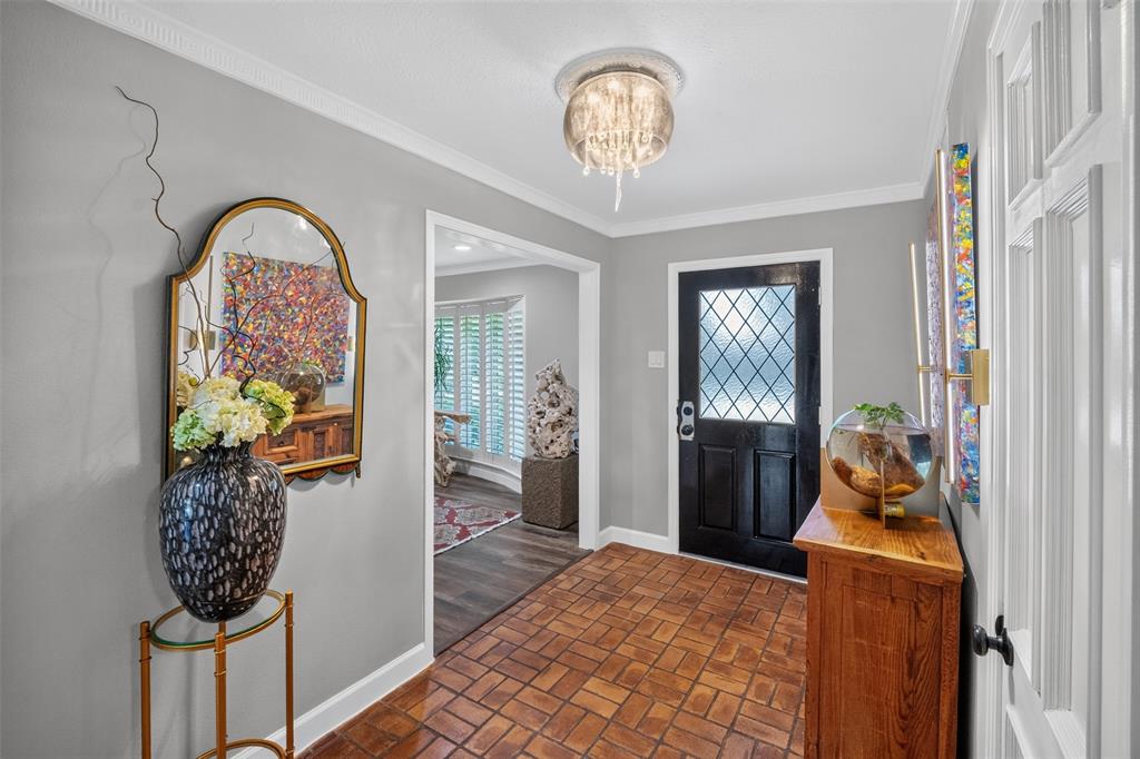 1810 S Crest Property Photo 16