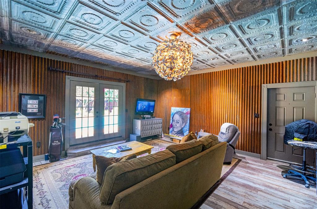 1810 S Crest Property Photo 24