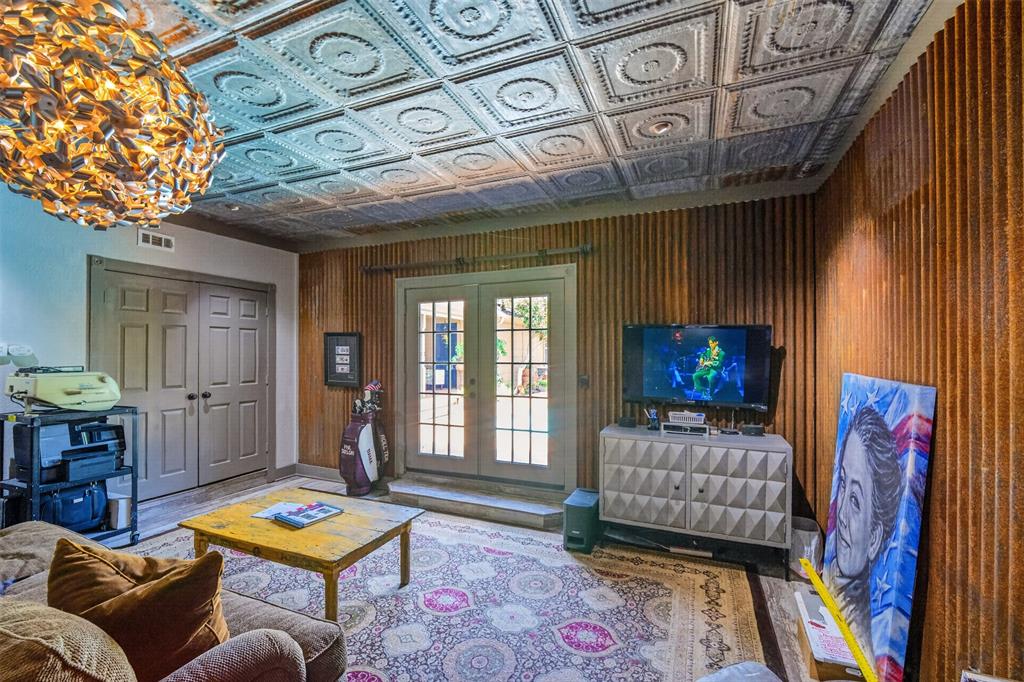 1810 S Crest Property Photo 25