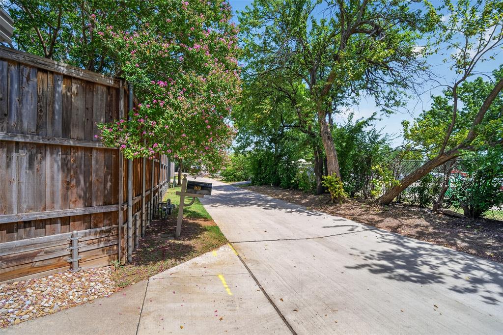 1810 S Crest Property Photo 39