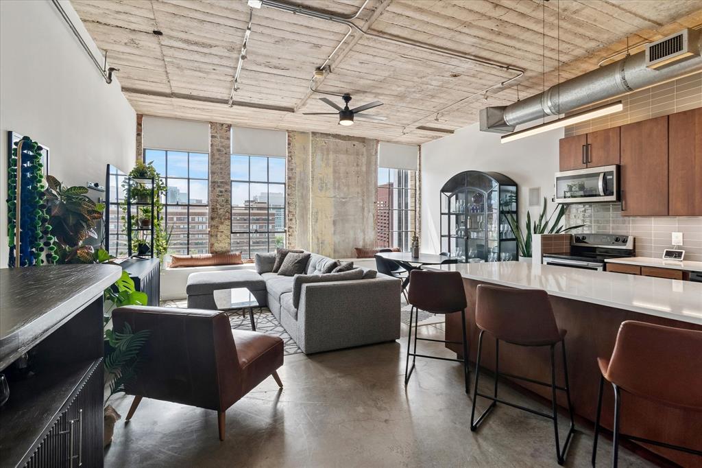 1122 Jackson Street 709