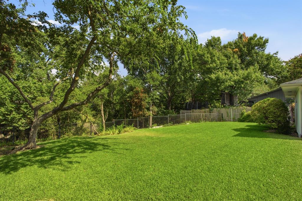 939 Blue Lake Circle Property Photo 30