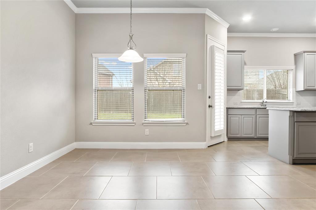 208 Burberry Drive Property Photo 6