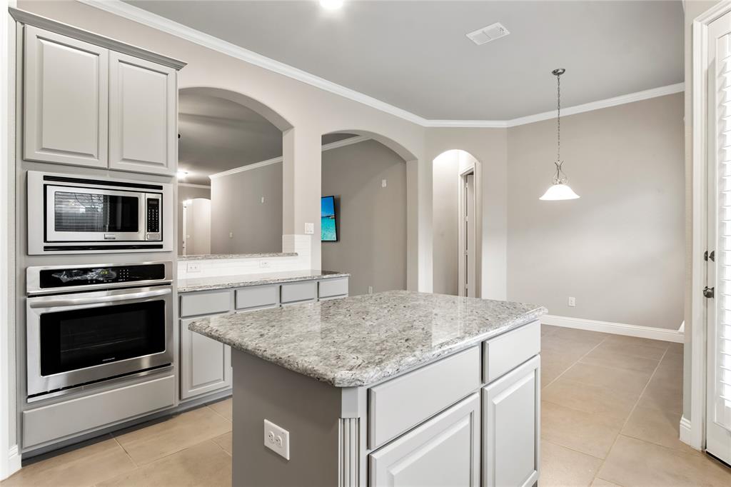 208 Burberry Drive Property Photo 8