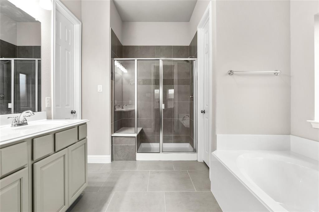 208 Burberry Drive Property Photo 11