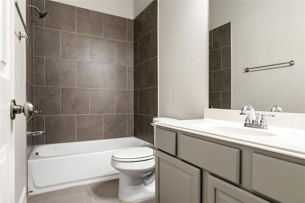 208 Burberry Drive Property Photo 15