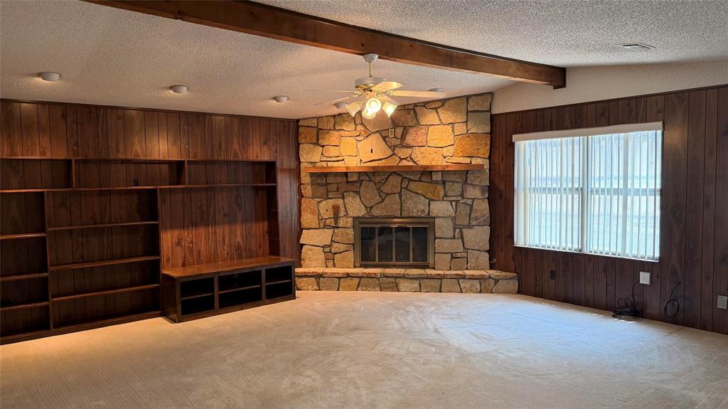 401 Glenhaven Drive Property Photo 3