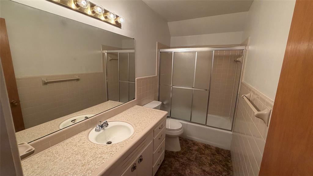 401 Glenhaven Drive Property Photo 10