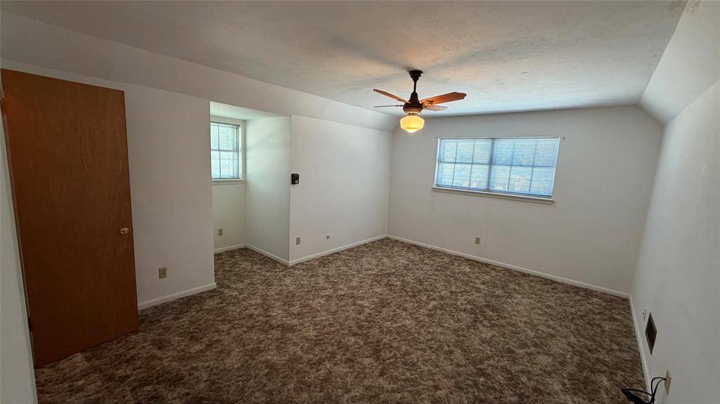 401 Glenhaven Drive Property Photo 15