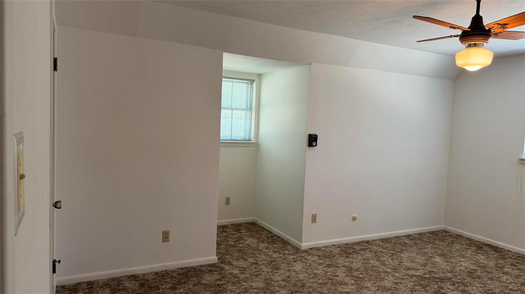401 Glenhaven Drive Property Photo 16