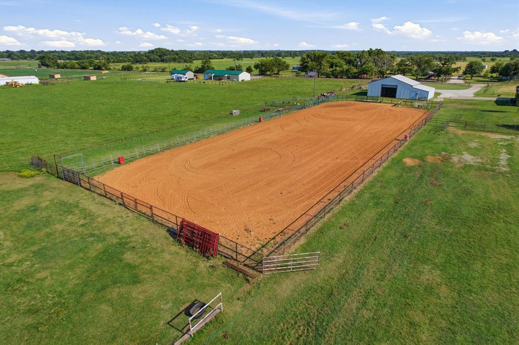 685 W Line Road Property Photo 1