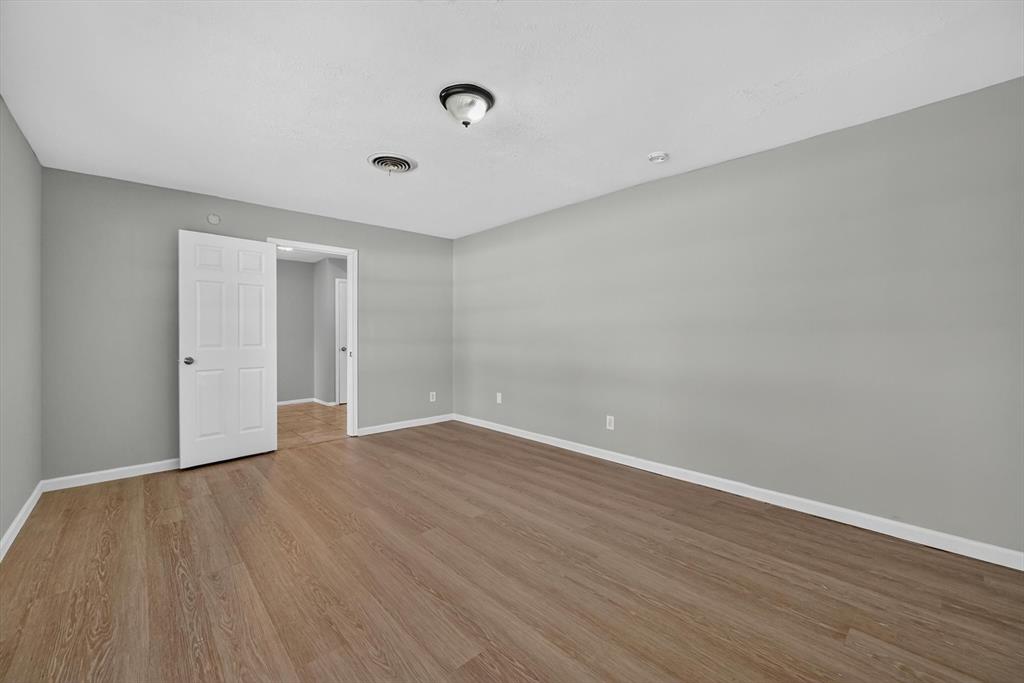 7200 Ellis Road Property Photo 22