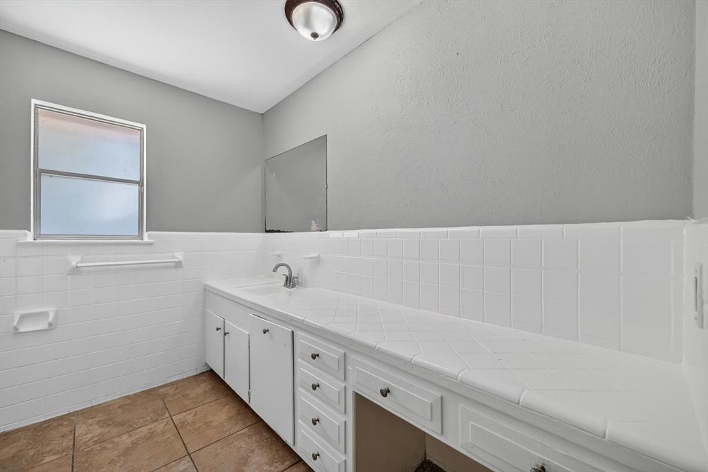 7200 Ellis Road Property Photo 23