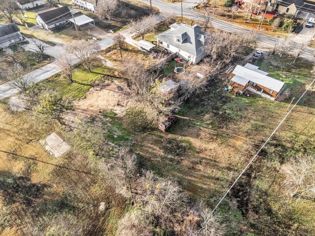 605 E Adams Street Property Photo 6