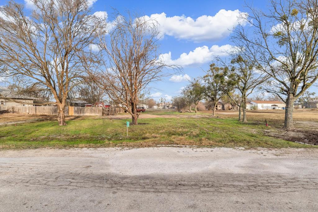 605 E Adams Street Property Photo 19