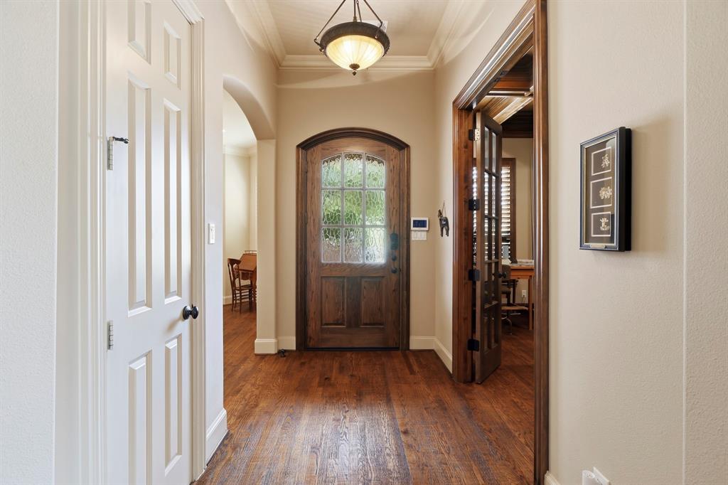 1908 Shiner Drive Property Photo 6