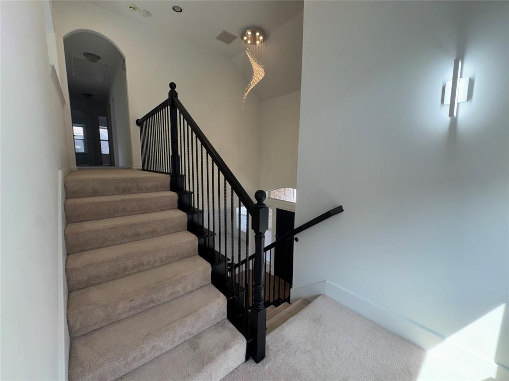 1913 Lawnview Drive Property Photo 11