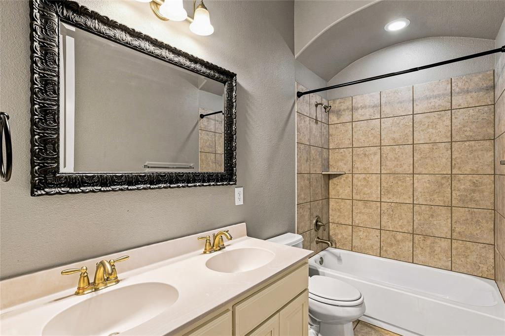 727 Fairfax Lane Property Photo 26