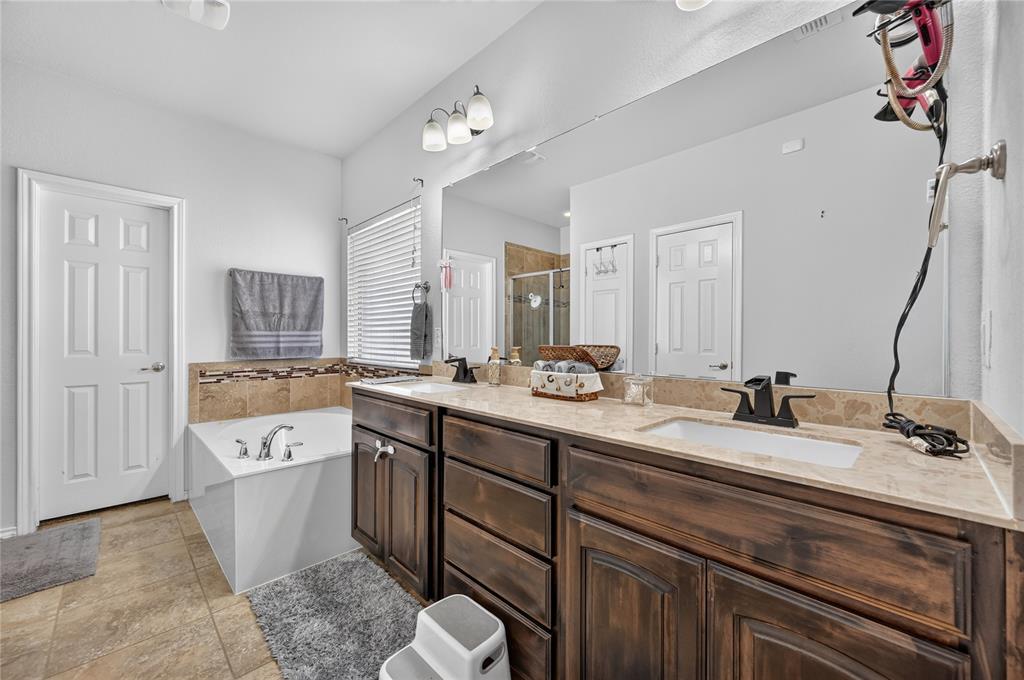 1118 Crest Ridge Drive Property Photo 27
