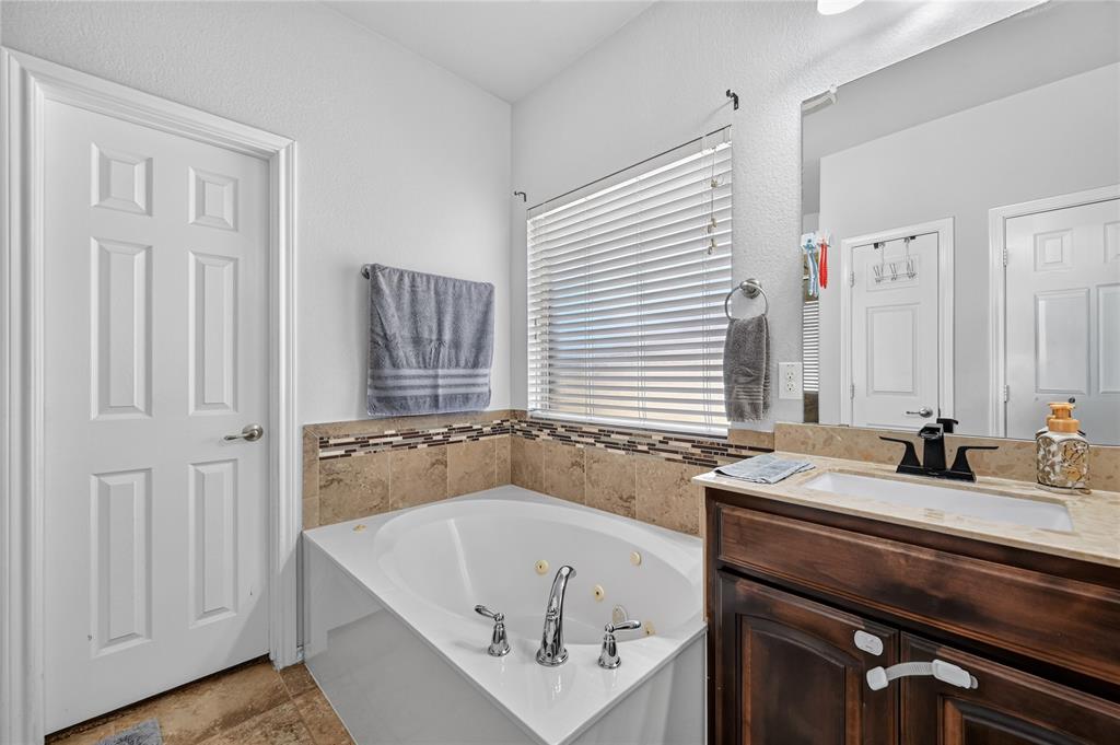 1118 Crest Ridge Drive Property Photo 28