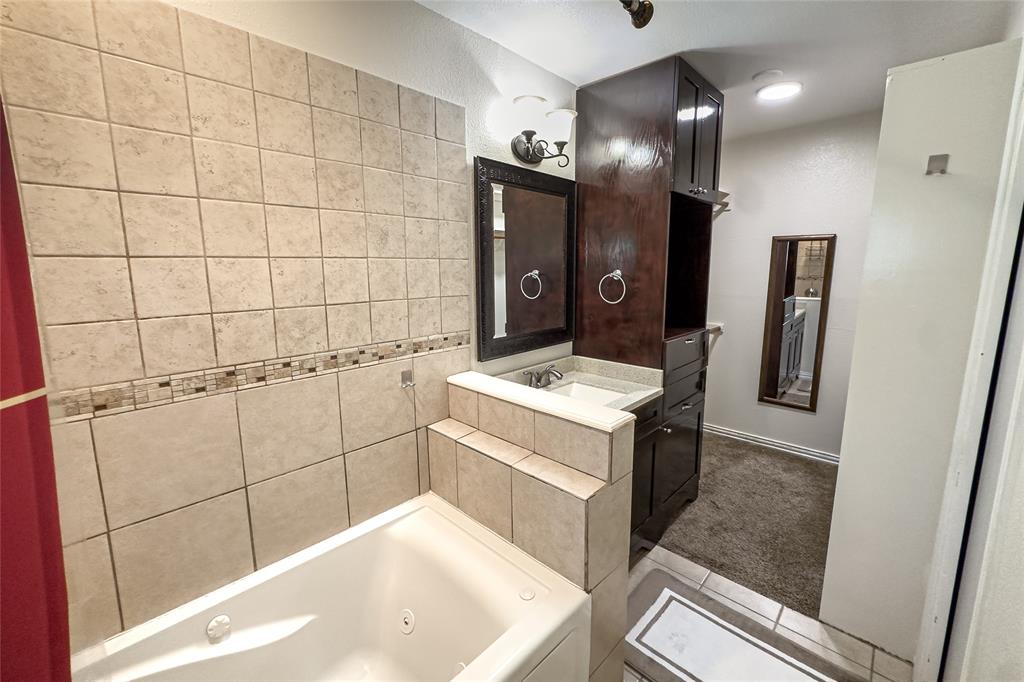2801 Cheaney Drive Property Photo 18