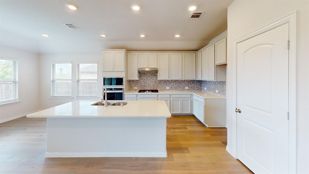 1004 Copper Smith Way Property Photo 4
