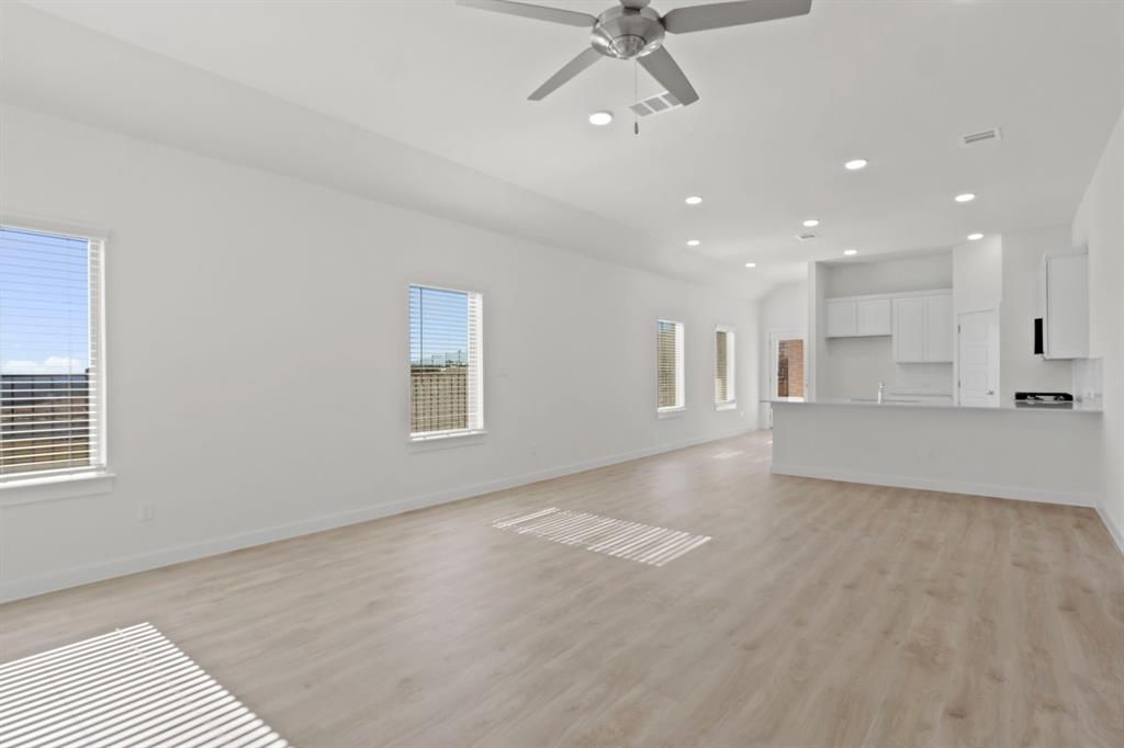 709 Knox River Drive Property Photo 5