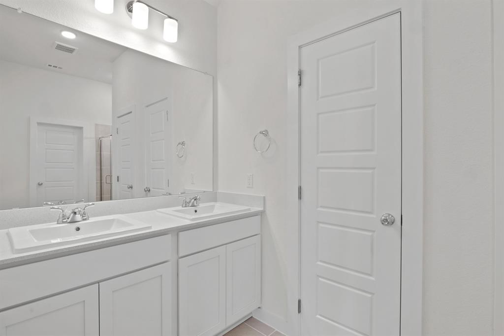 709 Knox River Drive Property Photo 12