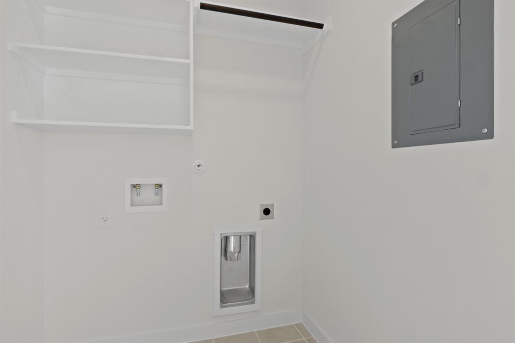 709 Knox River Drive Property Photo 16