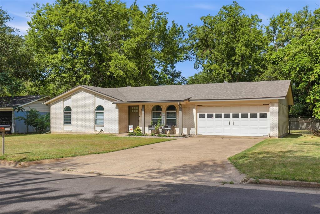 1117 Mcgrede Drive Property Photo 1