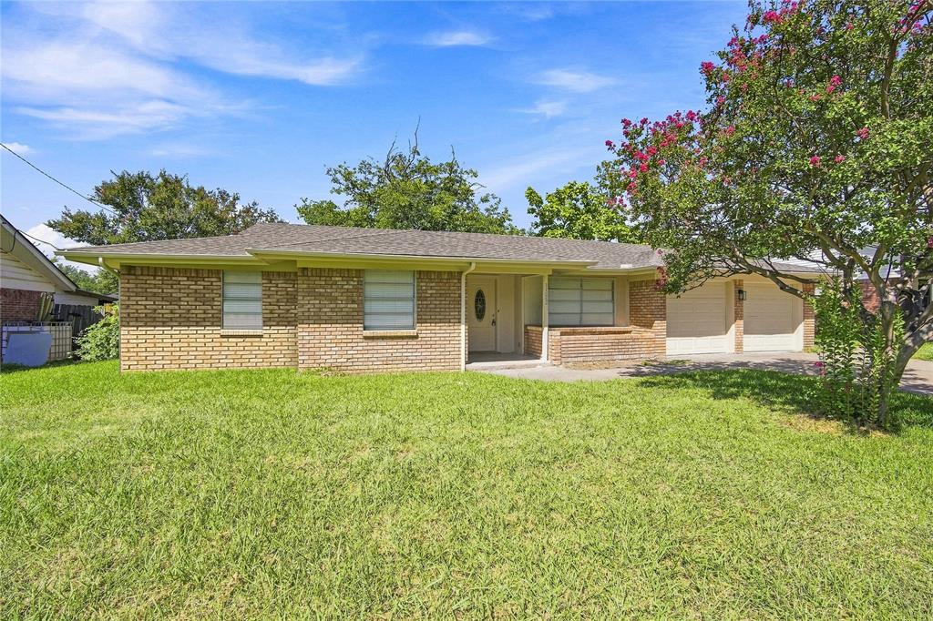 1109 Williamsburg Drive Property Photo 1