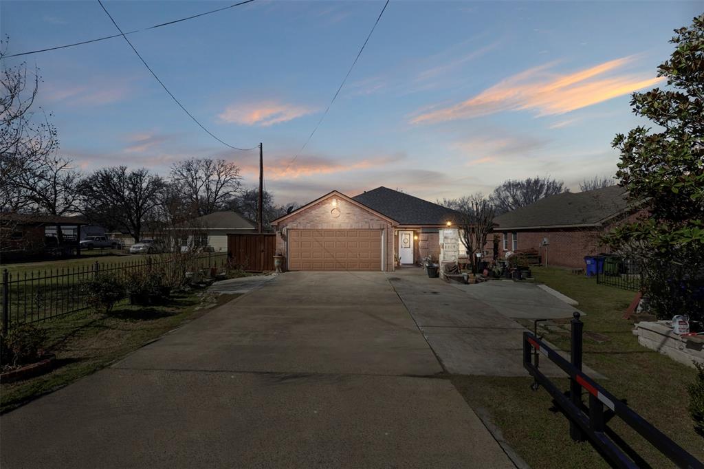 3809 S Peachtree Road Property Photo 3