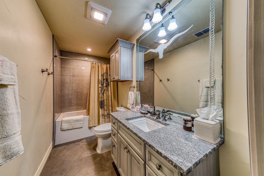 2337 Walsh Property Photo 31