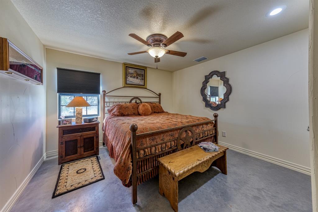 2337 Walsh Property Photo 32