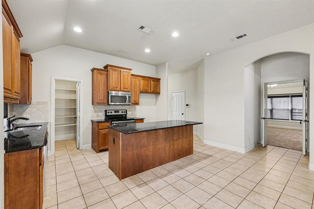 8305 Spitfire Trail Property Photo 18