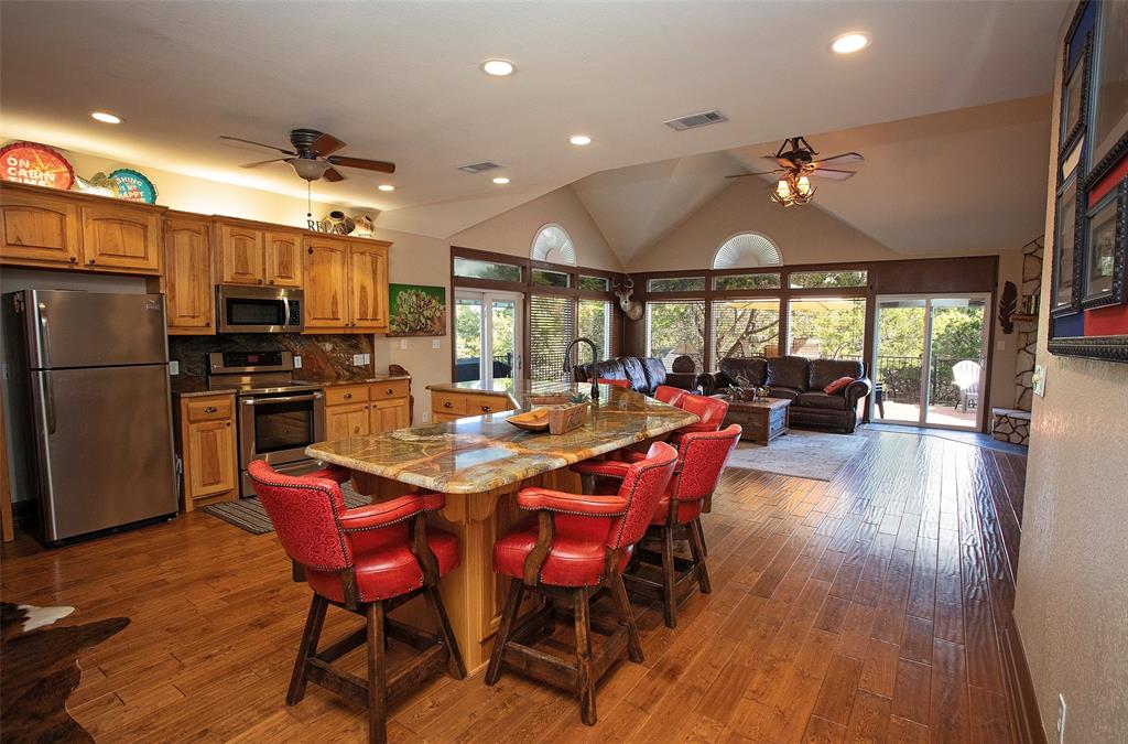 880 Cliffs Drive 2 Property Photo 2