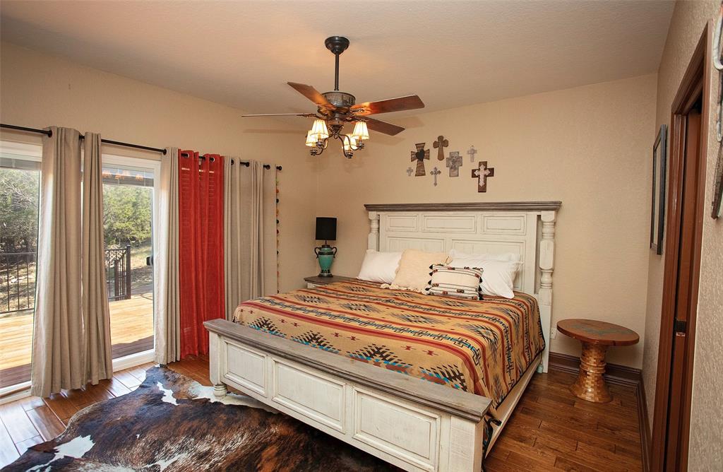 880 Cliffs Drive 2 Property Photo 8