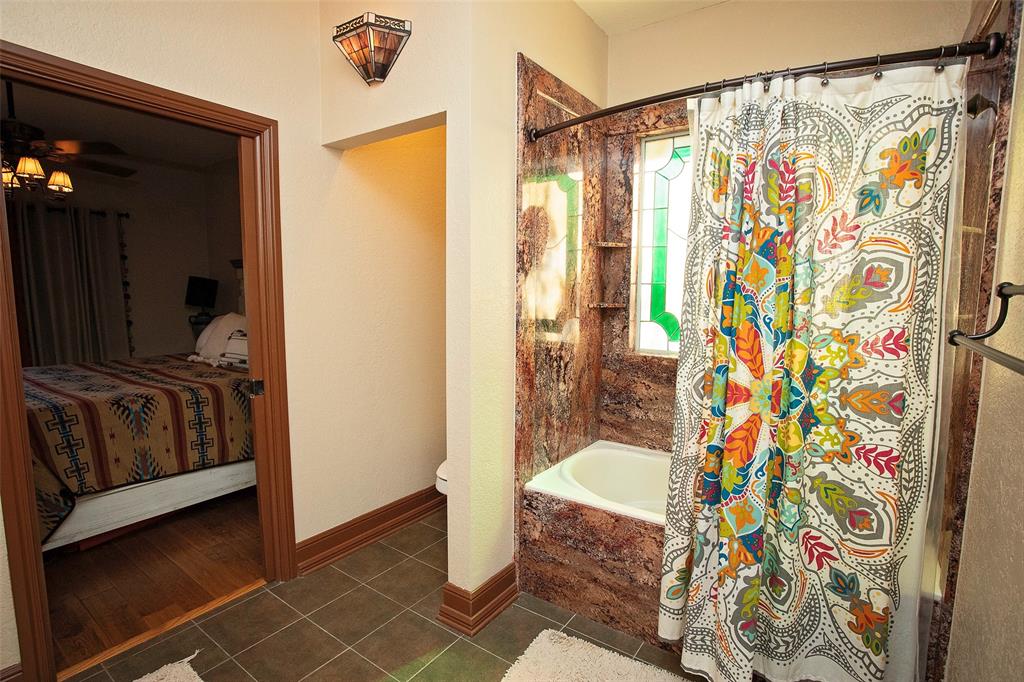 880 Cliffs Drive 2 Property Photo 12