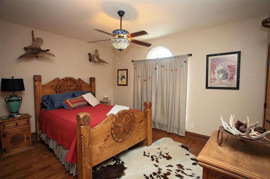 880 Cliffs Drive 2 Property Photo 17