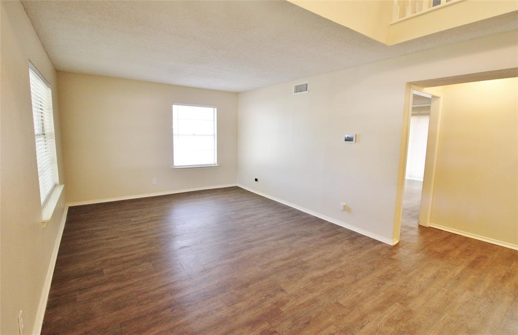 900 Valley Ridge Drive Property Photo 4