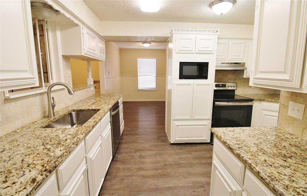 900 Valley Ridge Drive Property Photo 6