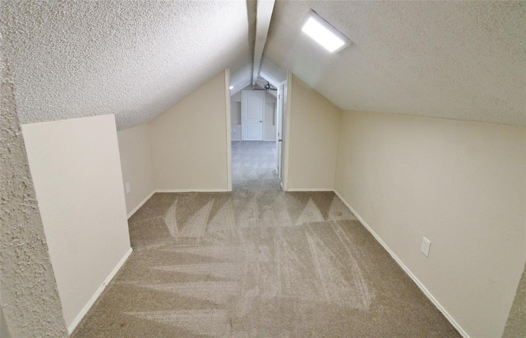 900 Valley Ridge Drive Property Photo 16
