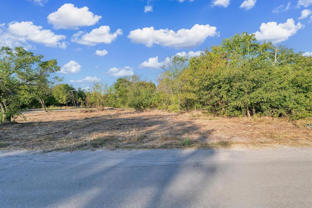 303 N Waco Street Property Photo 5